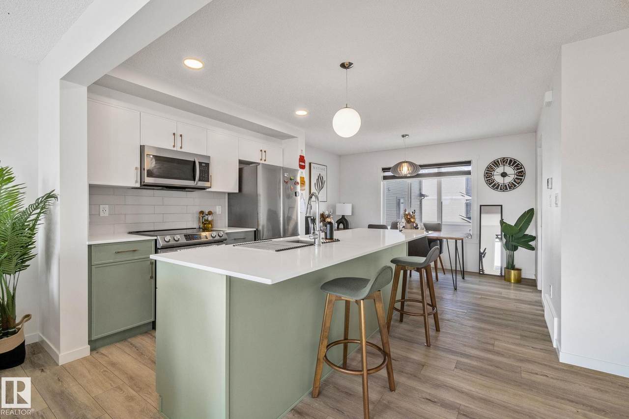 1530 Tamarack Boulevard - Photo 1