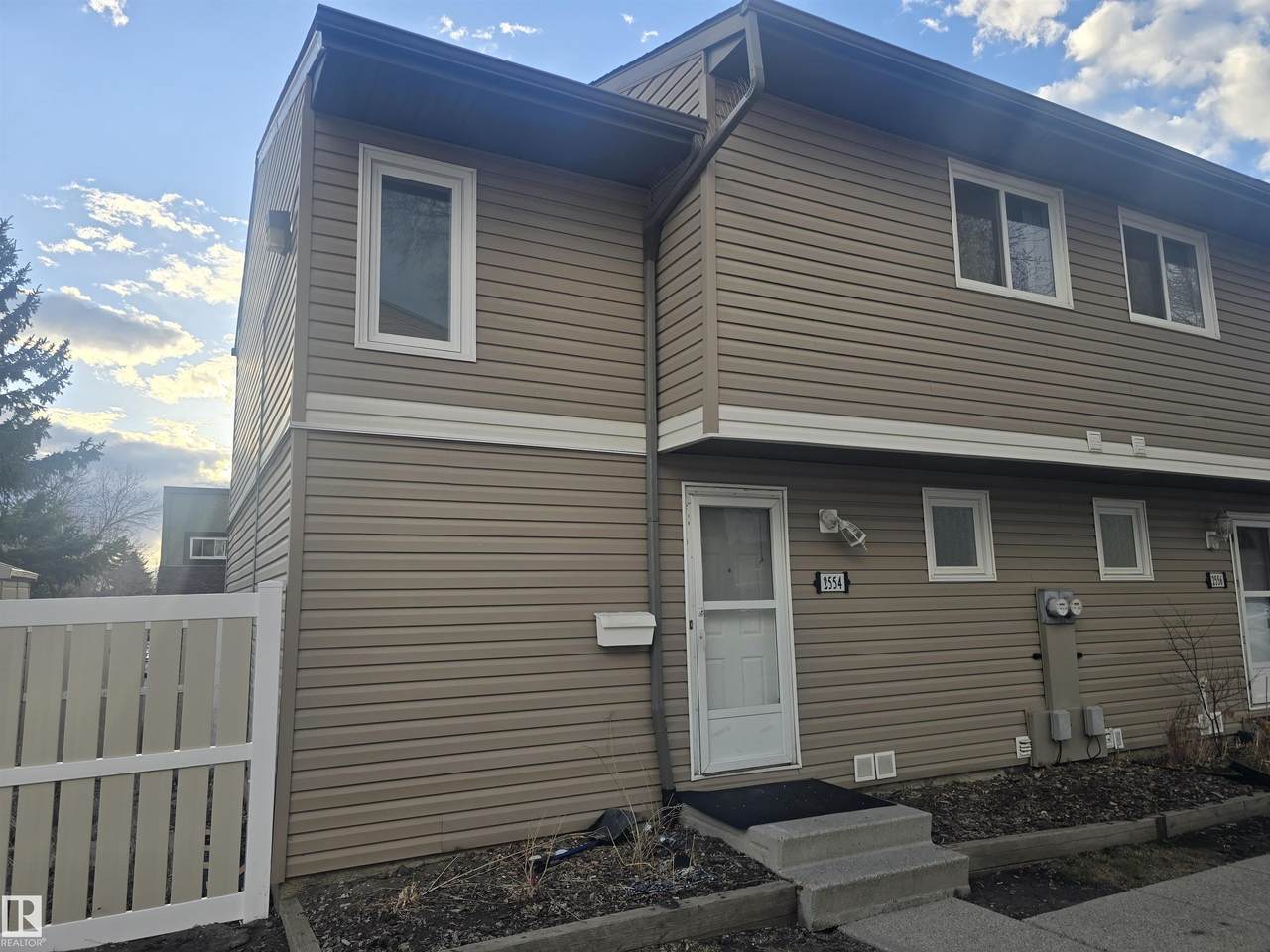 2554 79 Street - Photo 1