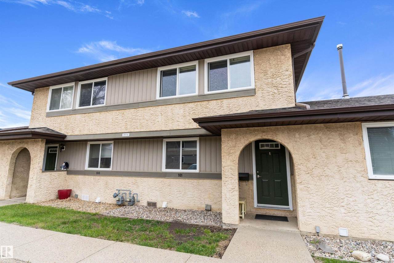 8930 99 Avenue - Photo 1