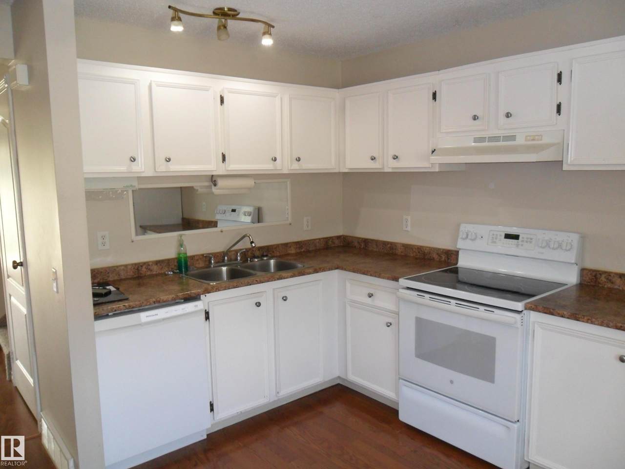https://bt-photos.global.ssl.fastly.net/alberta/1280_boomver_1_E4489546-2.jpg