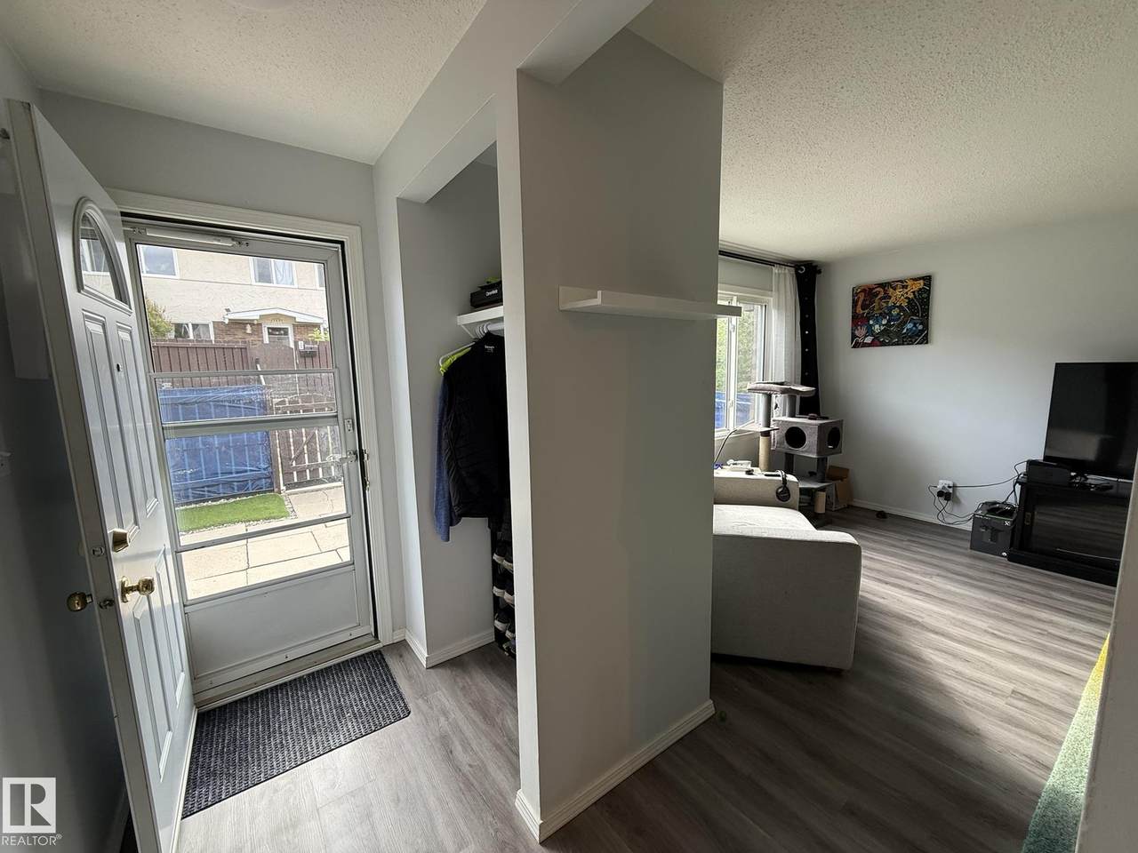 https://bt-photos.global.ssl.fastly.net/alberta/1280_boomver_1_E4490078-2.jpg