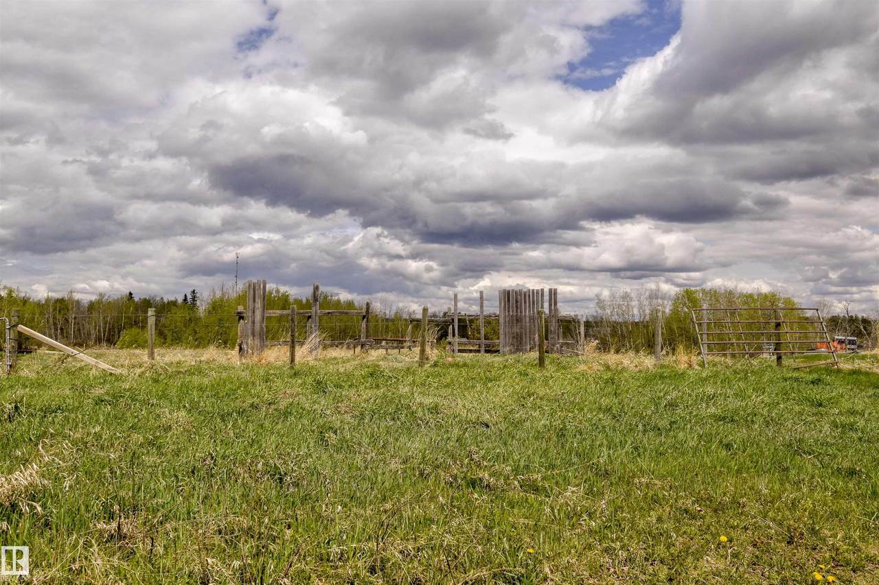 https://bt-photos.global.ssl.fastly.net/alberta/1280_boomver_1_E4490082-2.jpg
