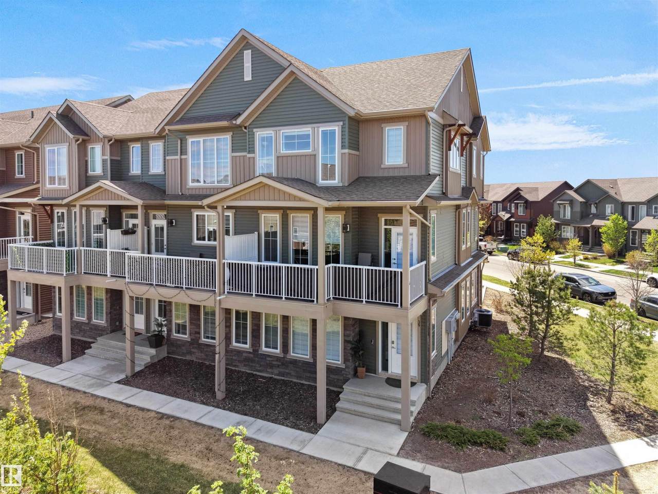 1051 Graydon Hill Boulevard - Photo 1