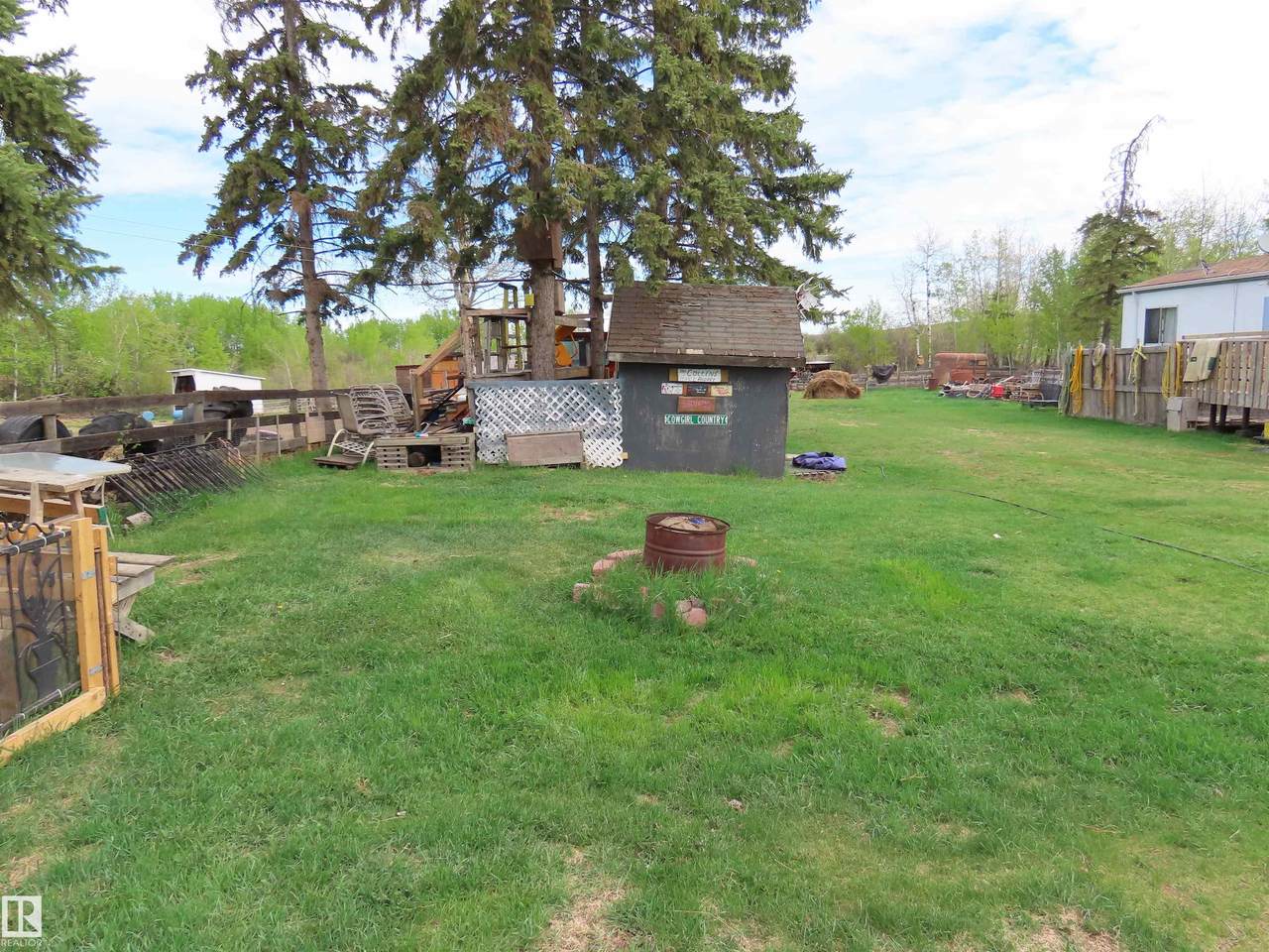 https://bt-photos.global.ssl.fastly.net/alberta/1280_boomver_1_E4490292-2.jpg