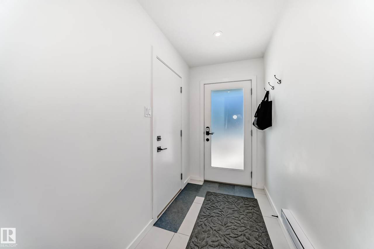 https://bt-photos.global.ssl.fastly.net/alberta/1280_boomver_1_E4490313-2.jpg