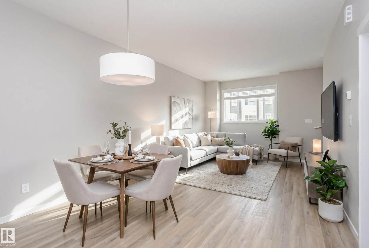 320 Secord Boulevard - Photo 1