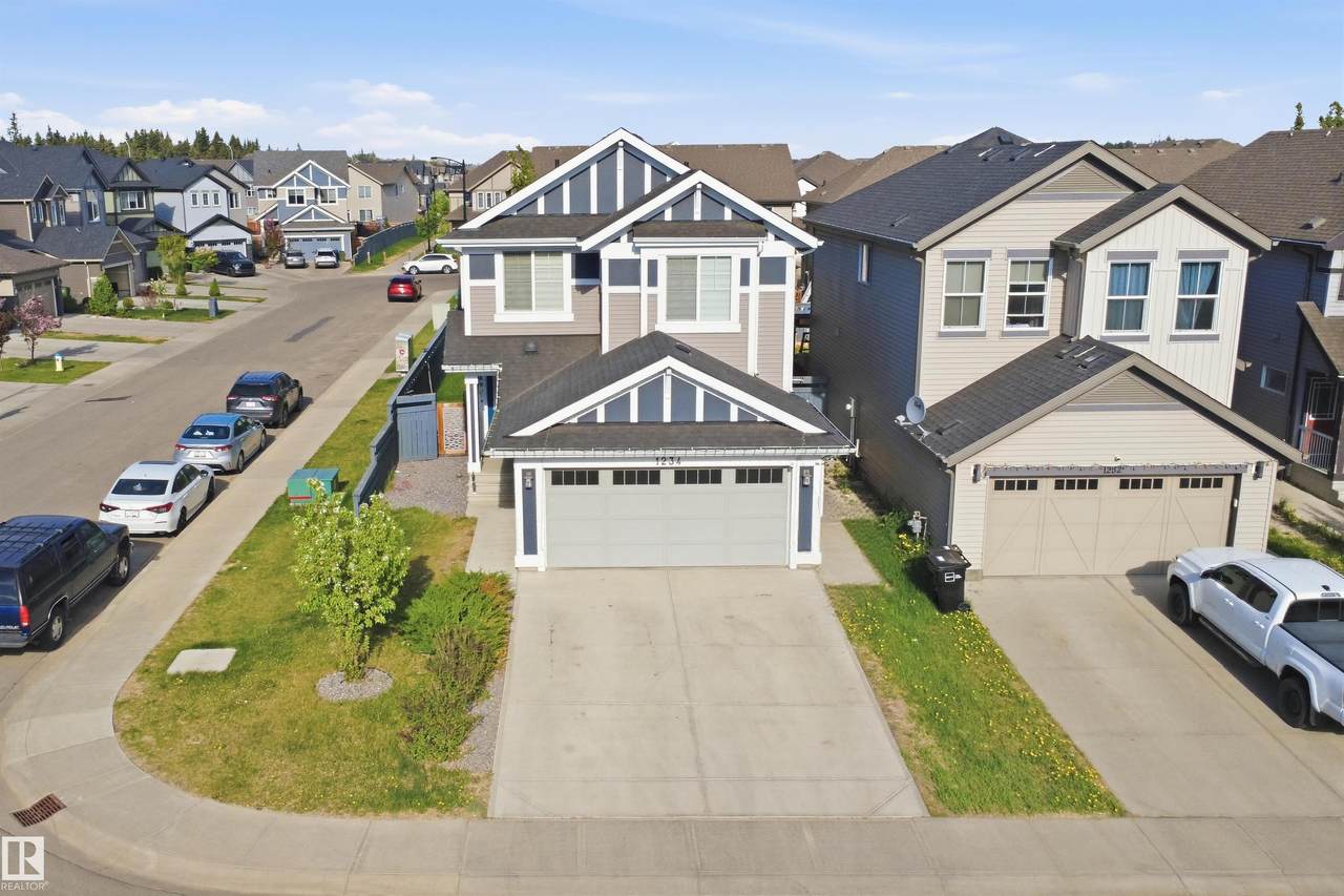 1234 Daniels Crescent - Photo 1