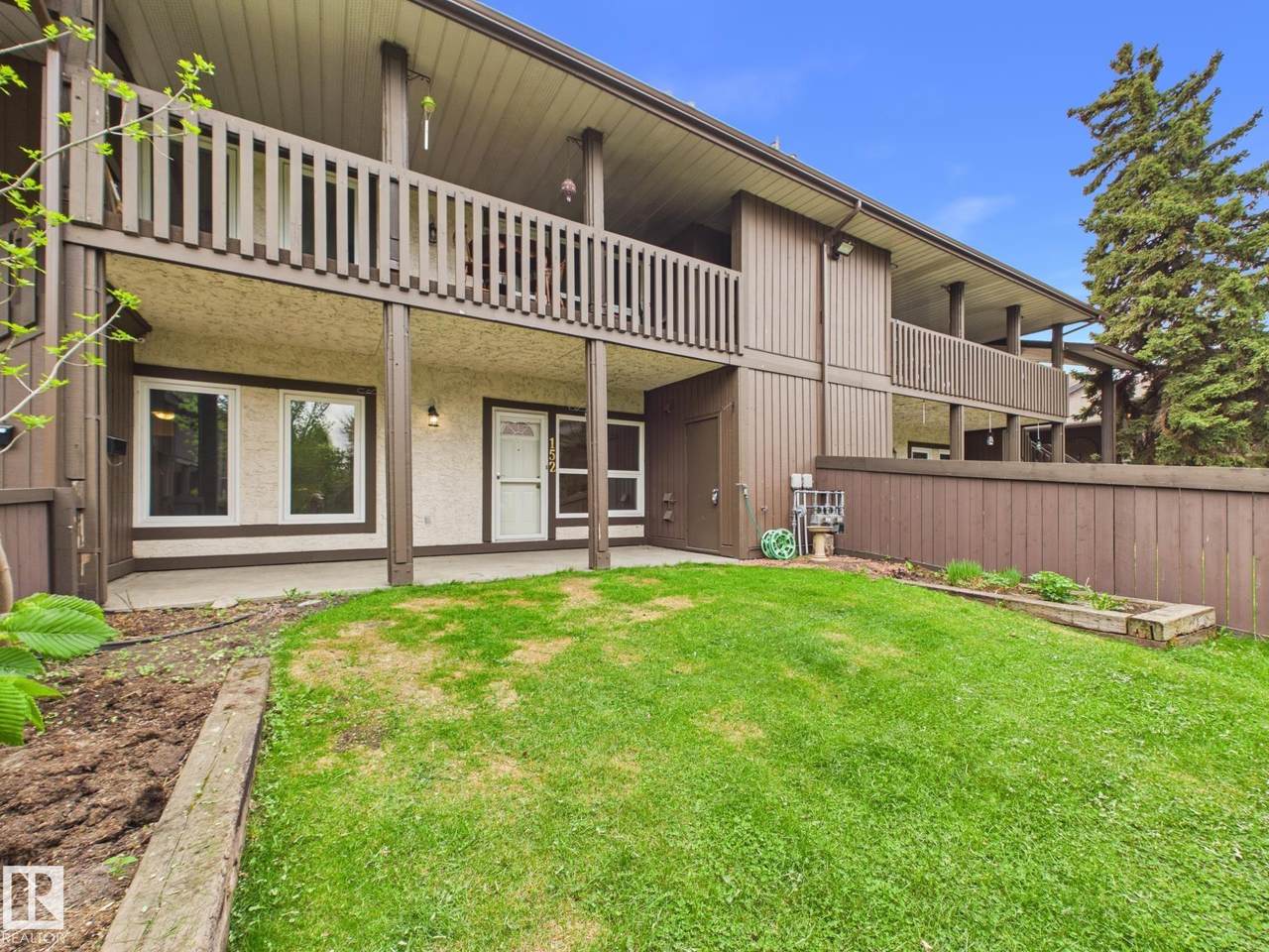 152 Surrey Gardens - Photo 1