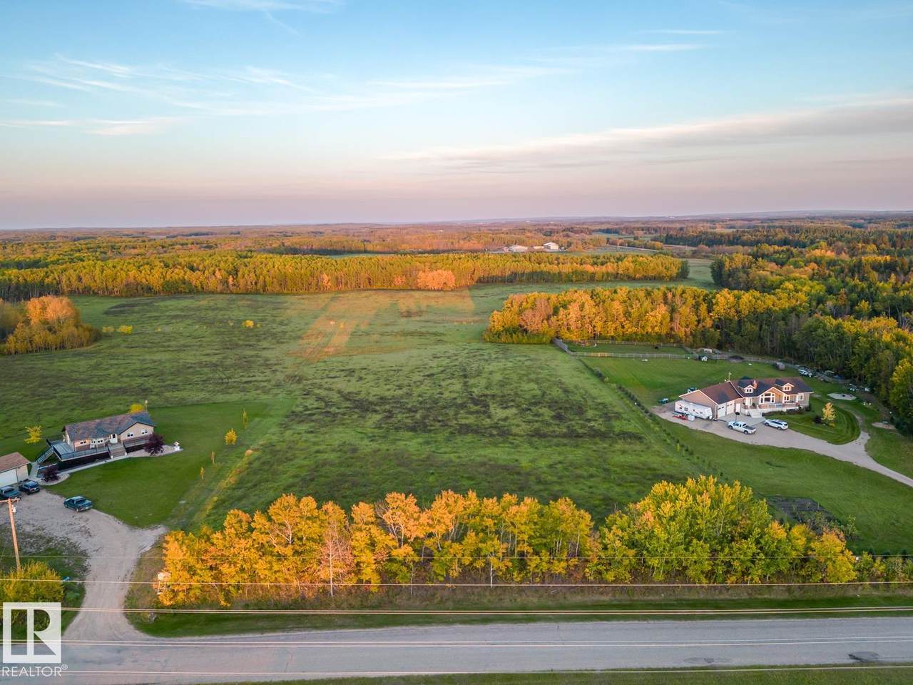 https://bt-photos.global.ssl.fastly.net/alberta/1280_boomver_1_E4491928-2.jpg