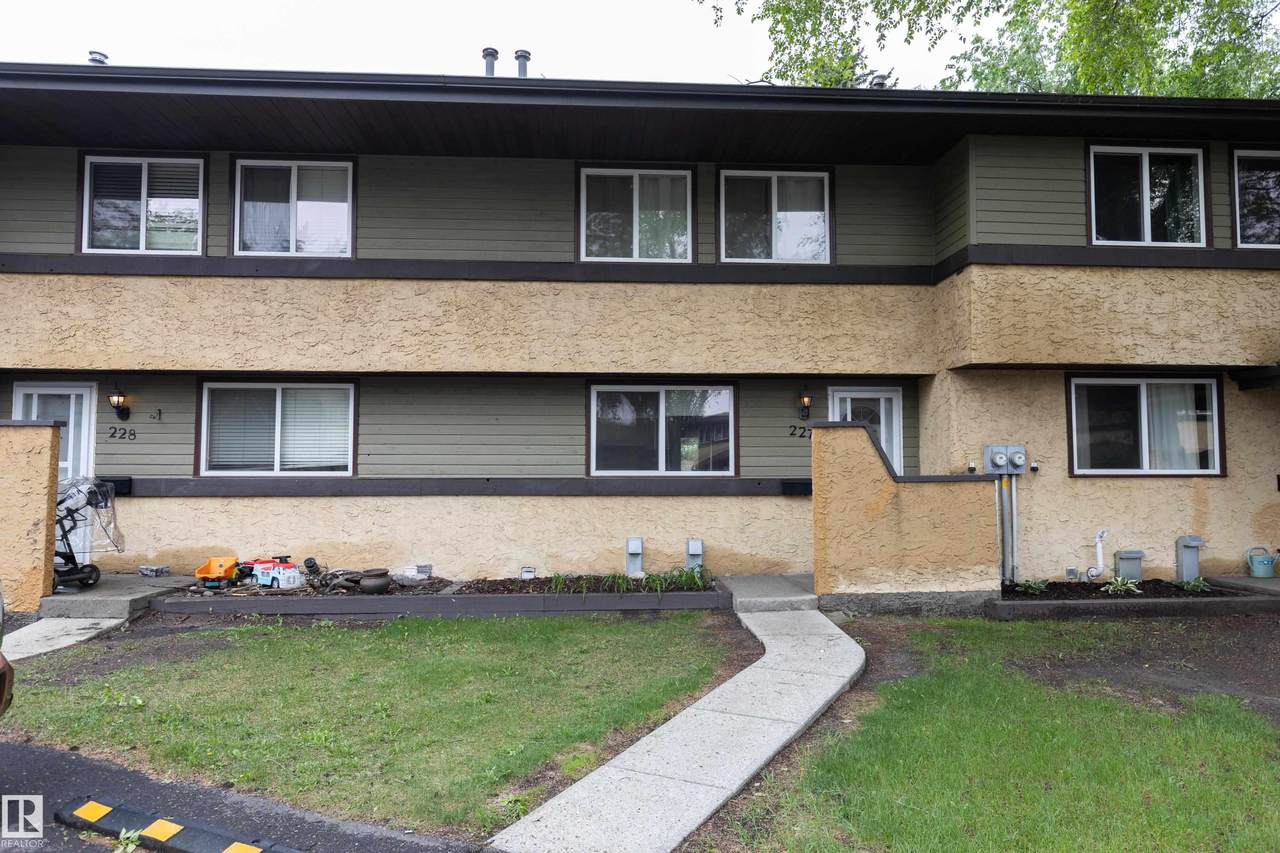 227 Woodbridge Way - Photo 1
