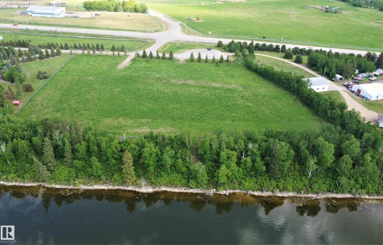 https://bt-photos.global.ssl.fastly.net/alberta/1280_boomver_1_E4492429-2.jpg