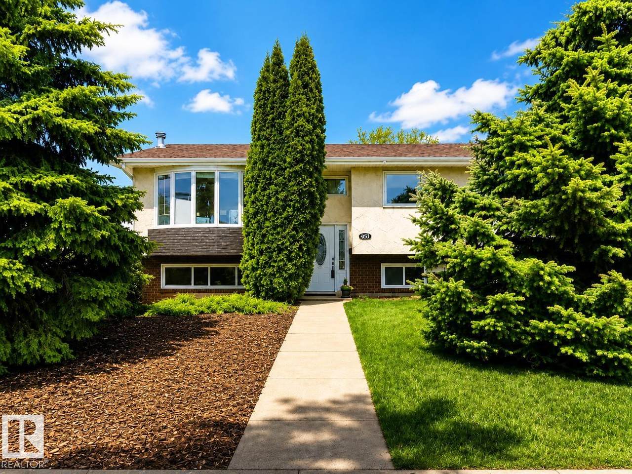 9813 152 Street - Photo 1