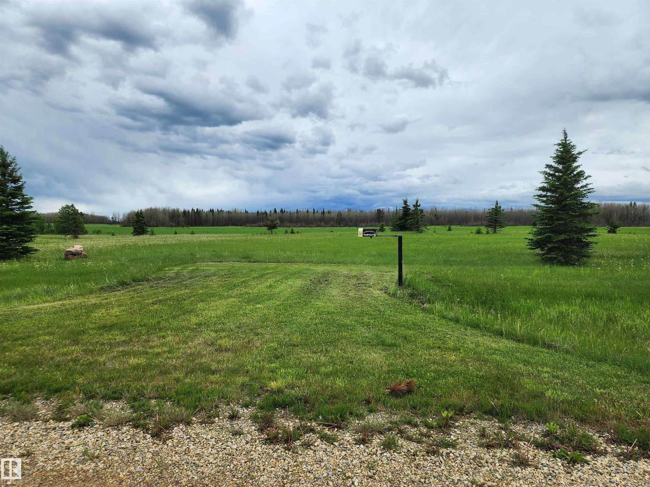 https://bt-photos.global.ssl.fastly.net/alberta/1280_boomver_1_E4494013-2.jpg