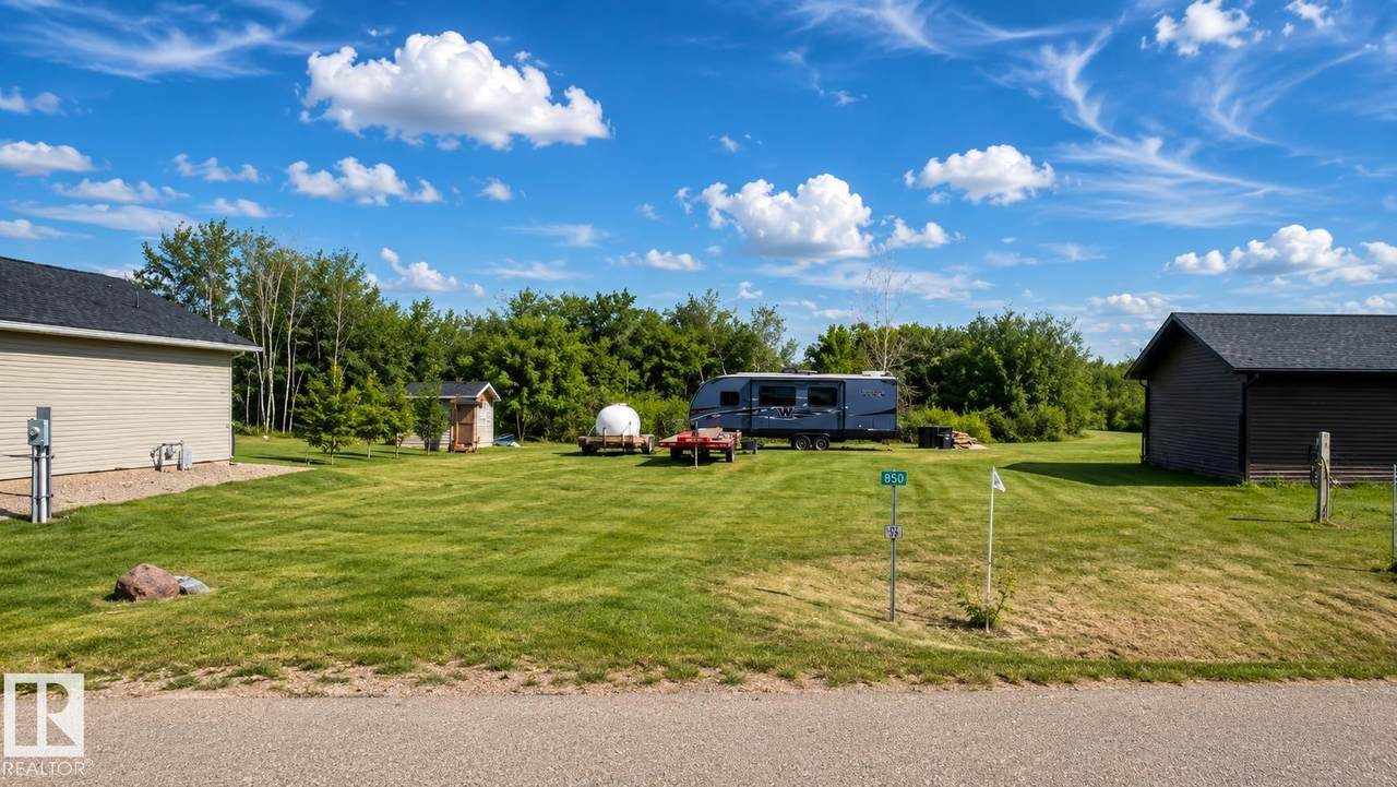 https://bt-photos.global.ssl.fastly.net/alberta/1280_boomver_1_E4495053-2.jpg