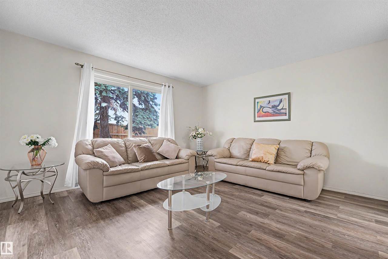 11421 34 Street - Photo 1