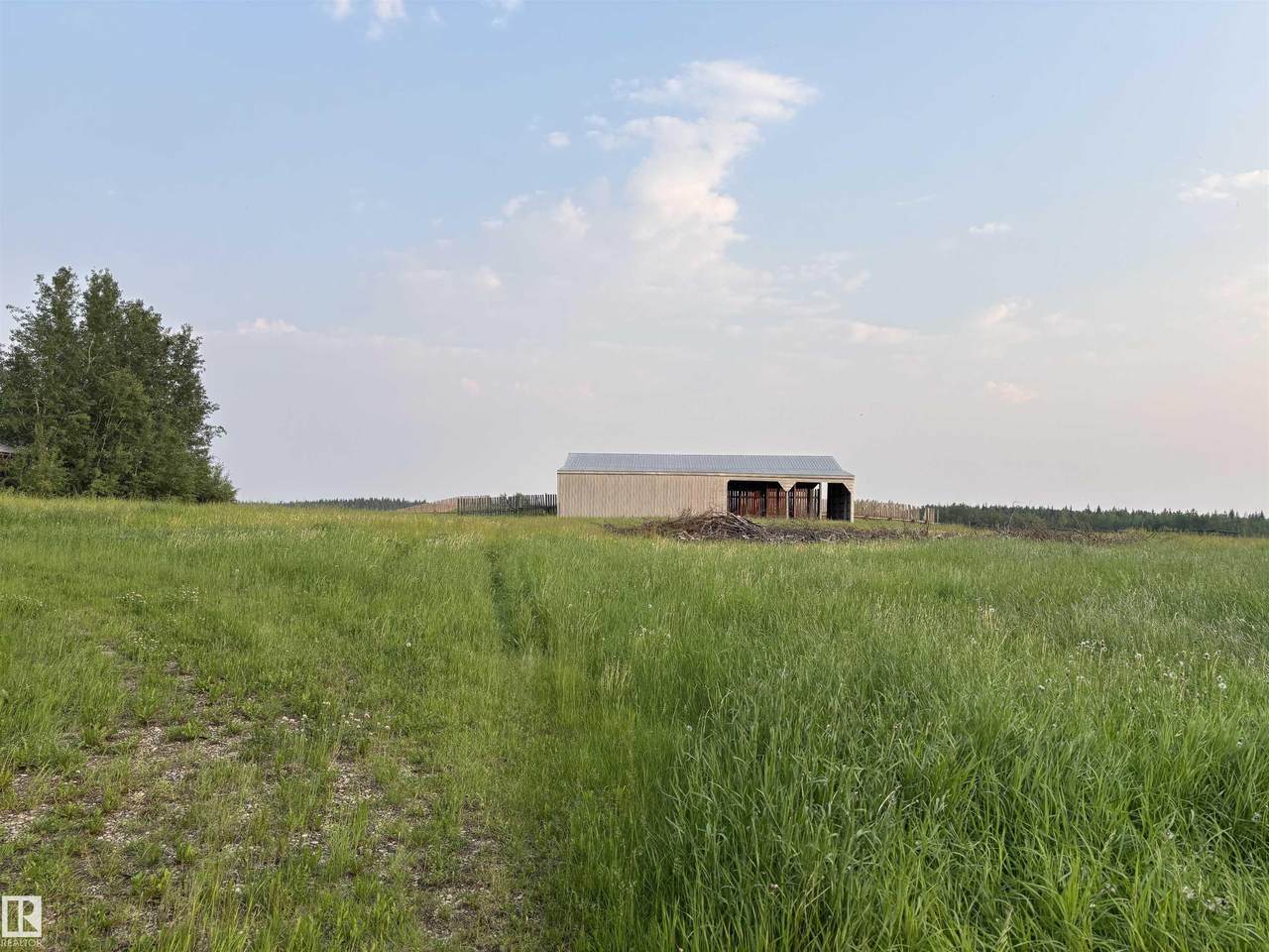 https://bt-photos.global.ssl.fastly.net/alberta/orig_boomver_1_E4495756-2.jpg
