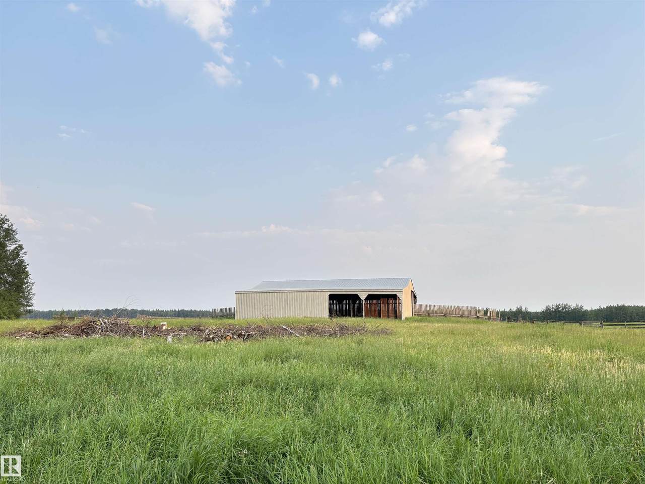 https://bt-photos.global.ssl.fastly.net/alberta/orig_boomver_1_E4495756-2.jpg