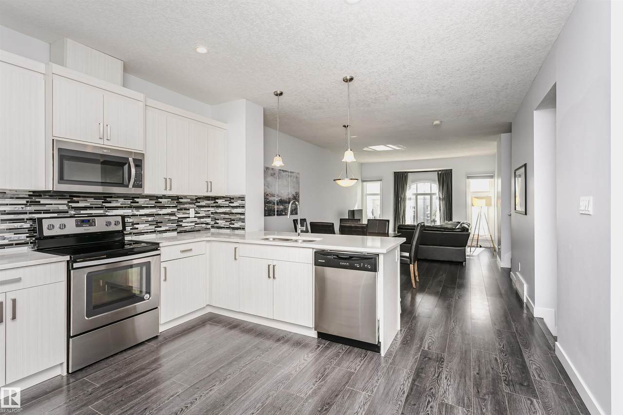 723 172 Street - Photo 1