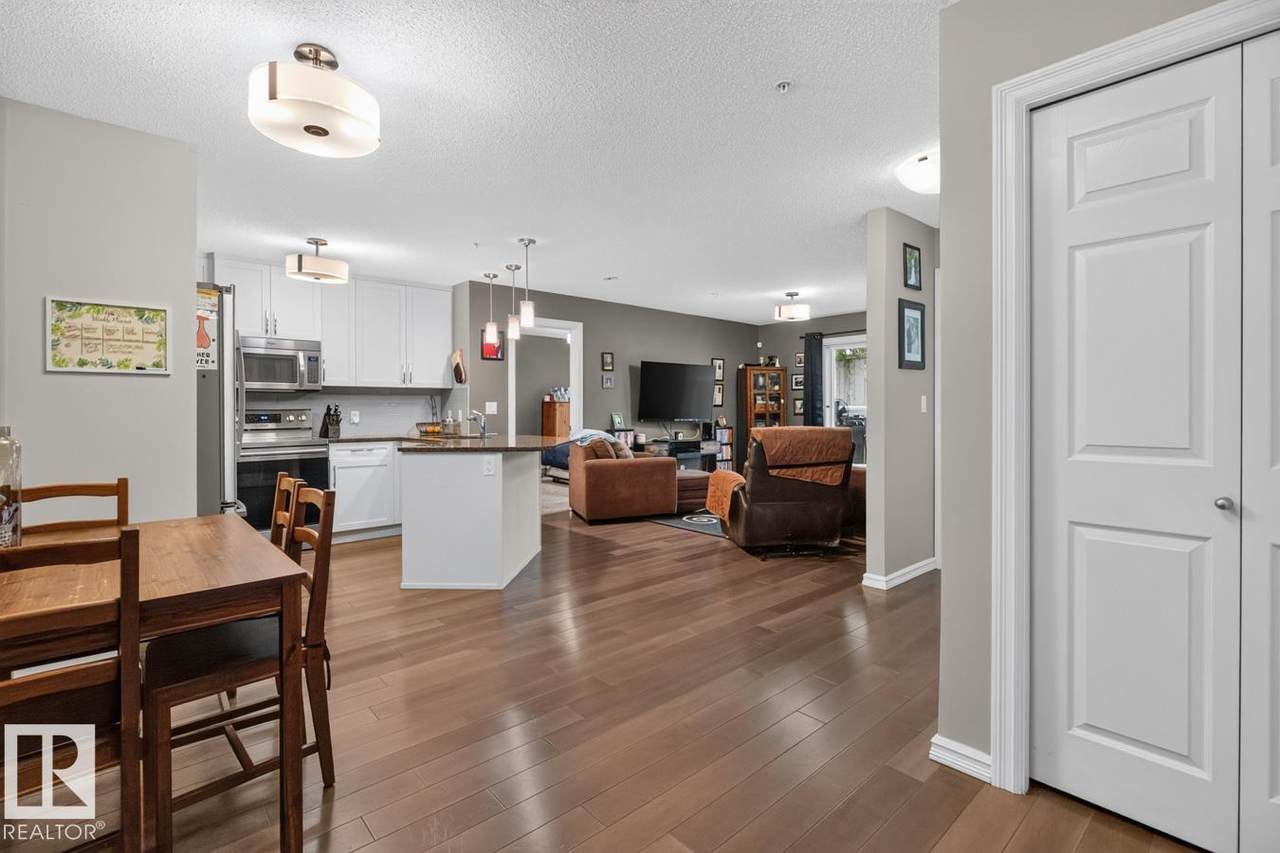 2203 44 Avenue - Photo 1