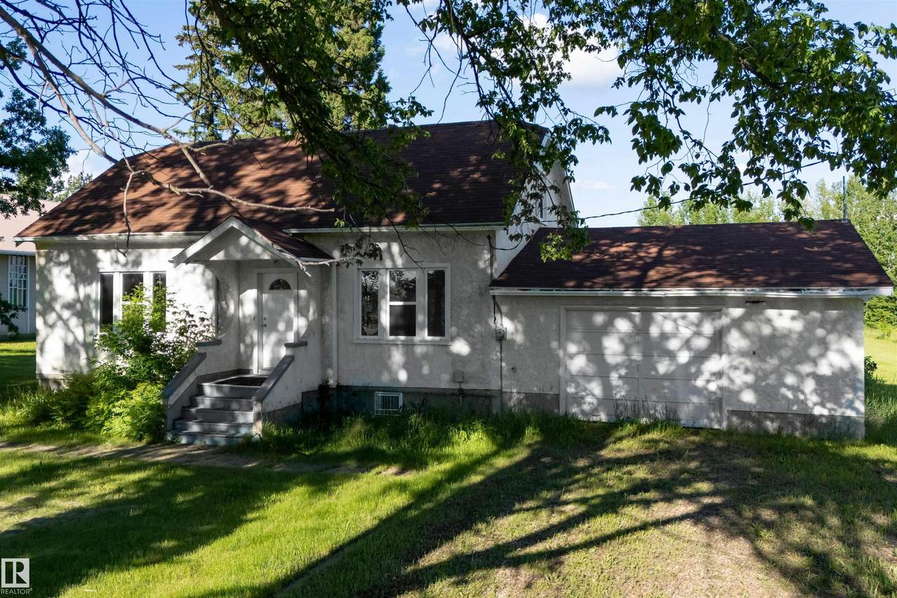 4904 49 Street - Photo 1