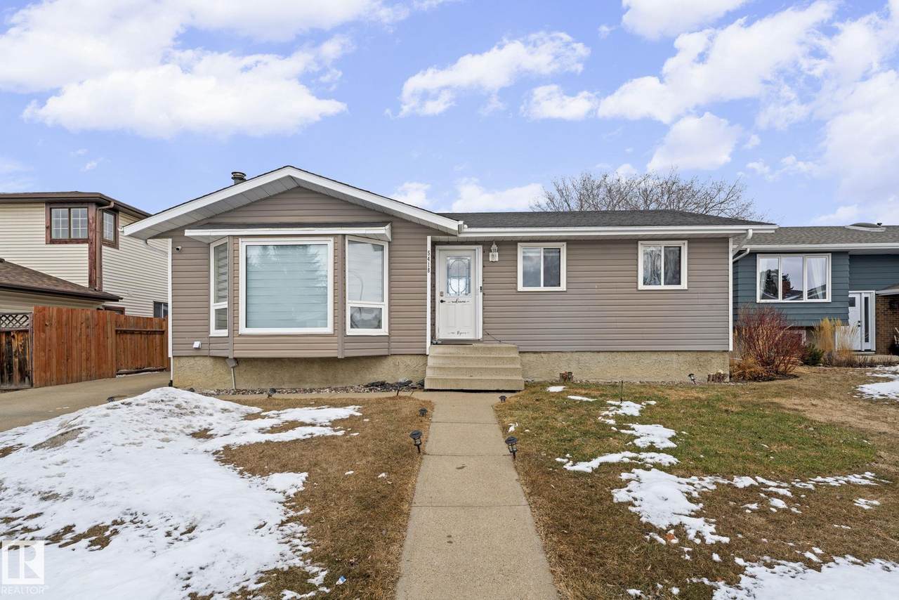 5418 17A Avenue - Photo 1