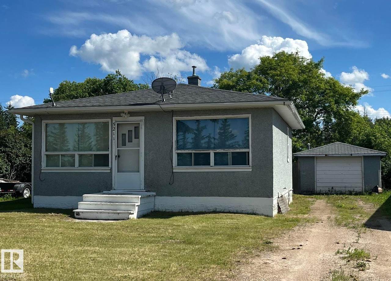 5211 49 Ave - Photo 1