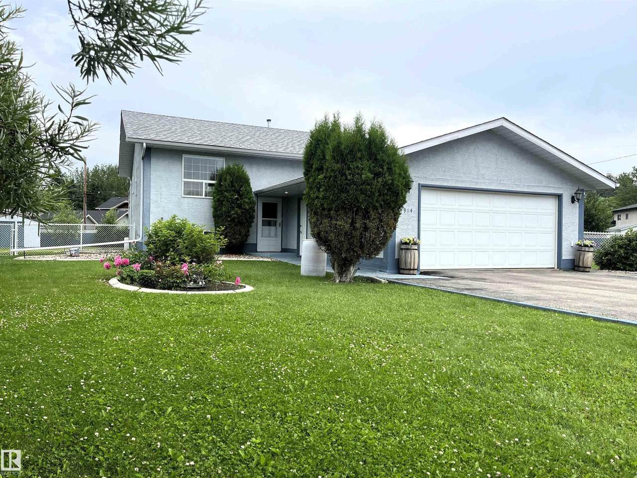 4914 51 Ave - Photo 1