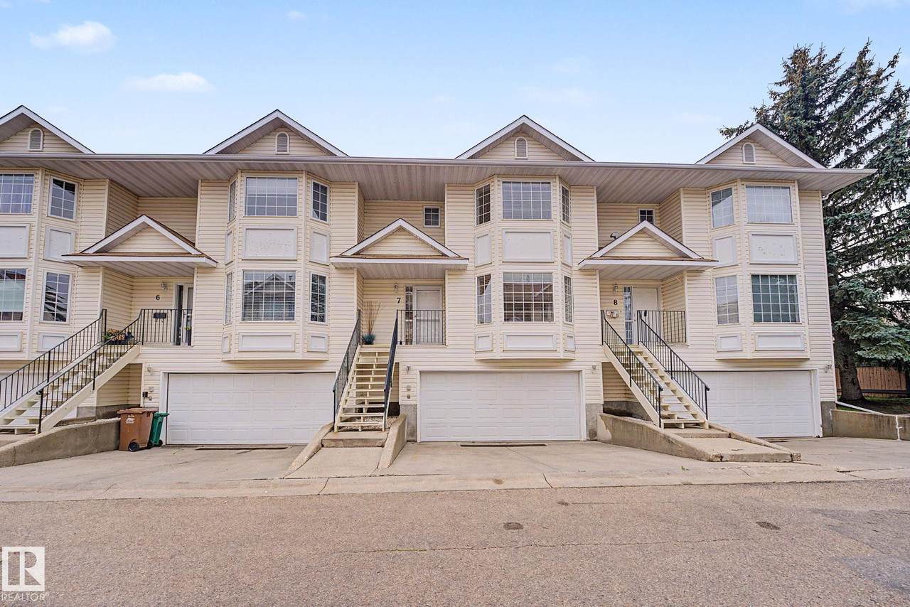 10 Devon Close - Photo 1