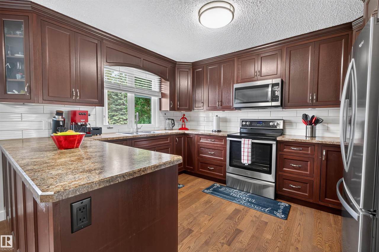 https://bt-photos.global.ssl.fastly.net/alberta/1280_boomver_1_E4500473-2.jpg