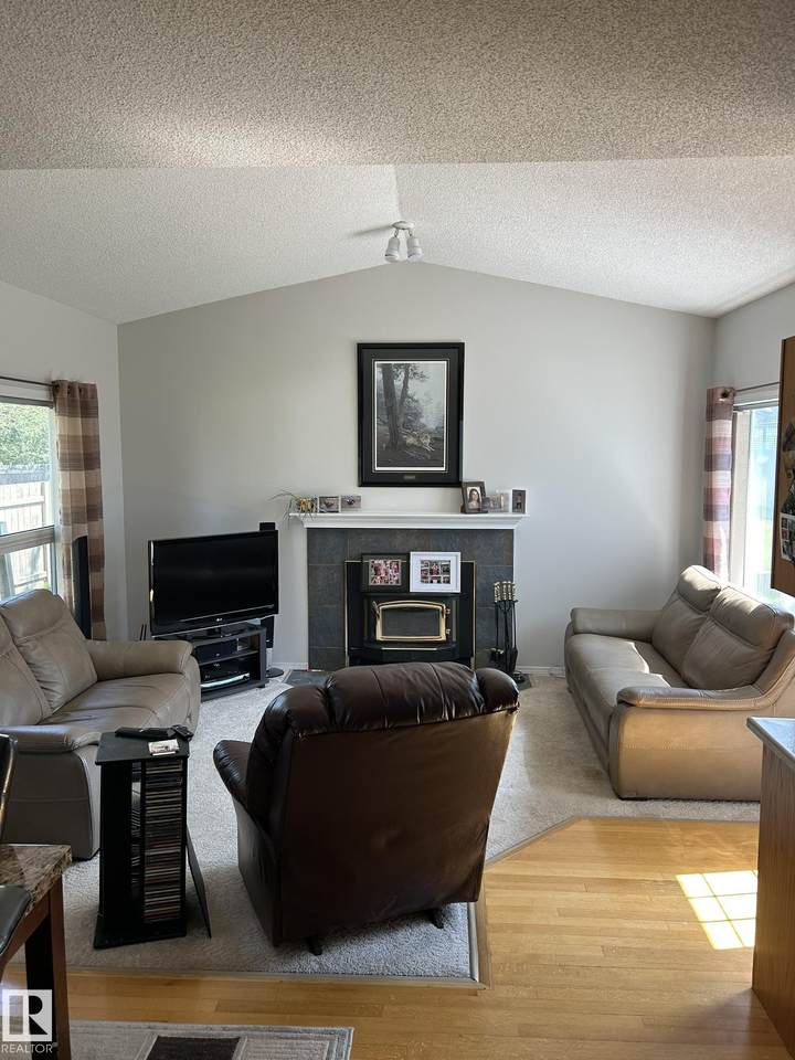 https://bt-photos.global.ssl.fastly.net/alberta/1280_boomver_1_E4502210-2.jpg