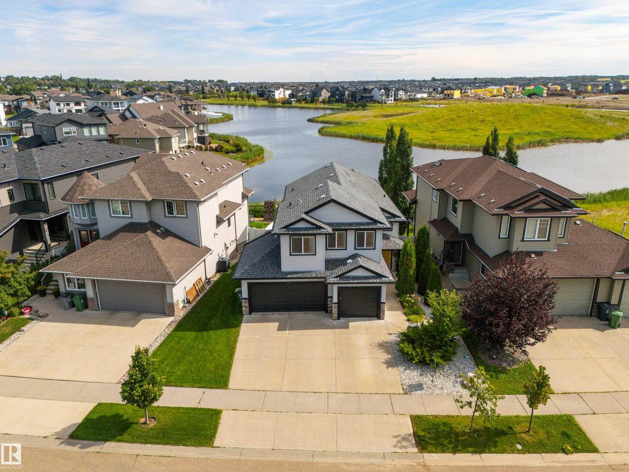 65 Lakewood Boulevard - Photo 1