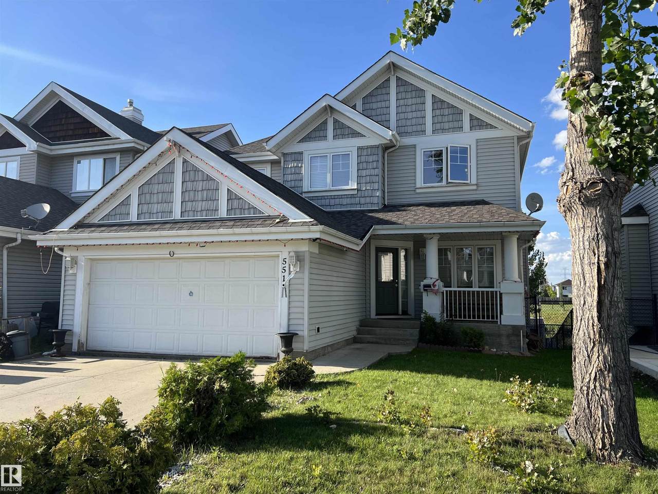 551 Stewart Crescent - Photo 1