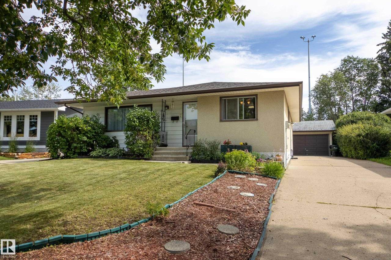 7 Strathcona Place - Photo 1
