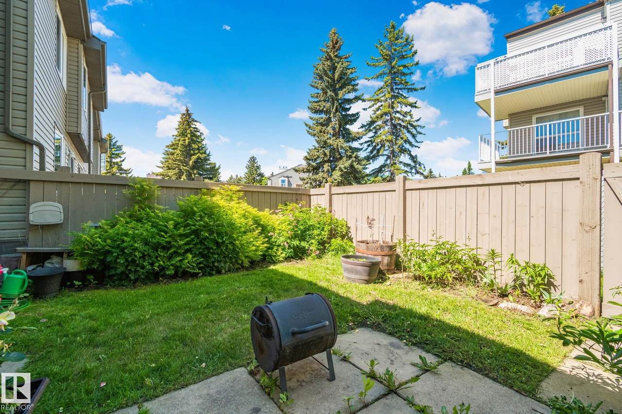 41 Akinsdale Gardens - Photo 1