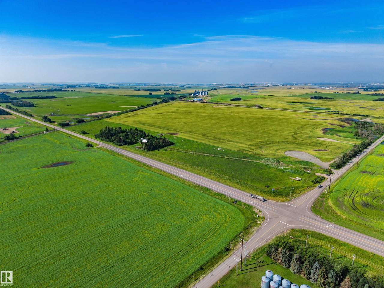 https://bt-photos.global.ssl.fastly.net/alberta/1280_boomver_1_E4503968-2.jpg