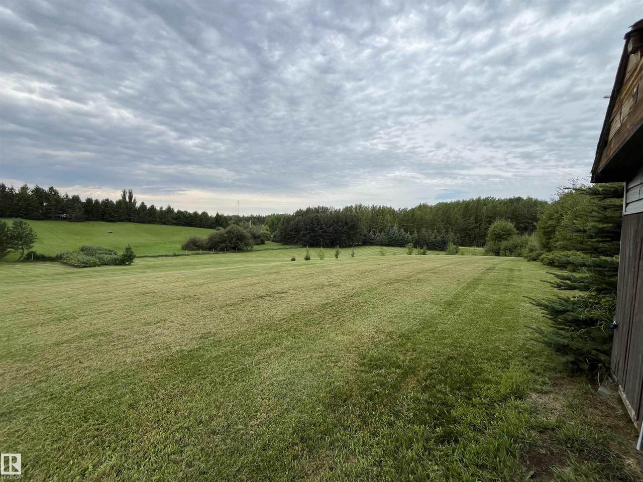 https://bt-photos.global.ssl.fastly.net/alberta/1280_boomver_1_E4510291-2.jpg