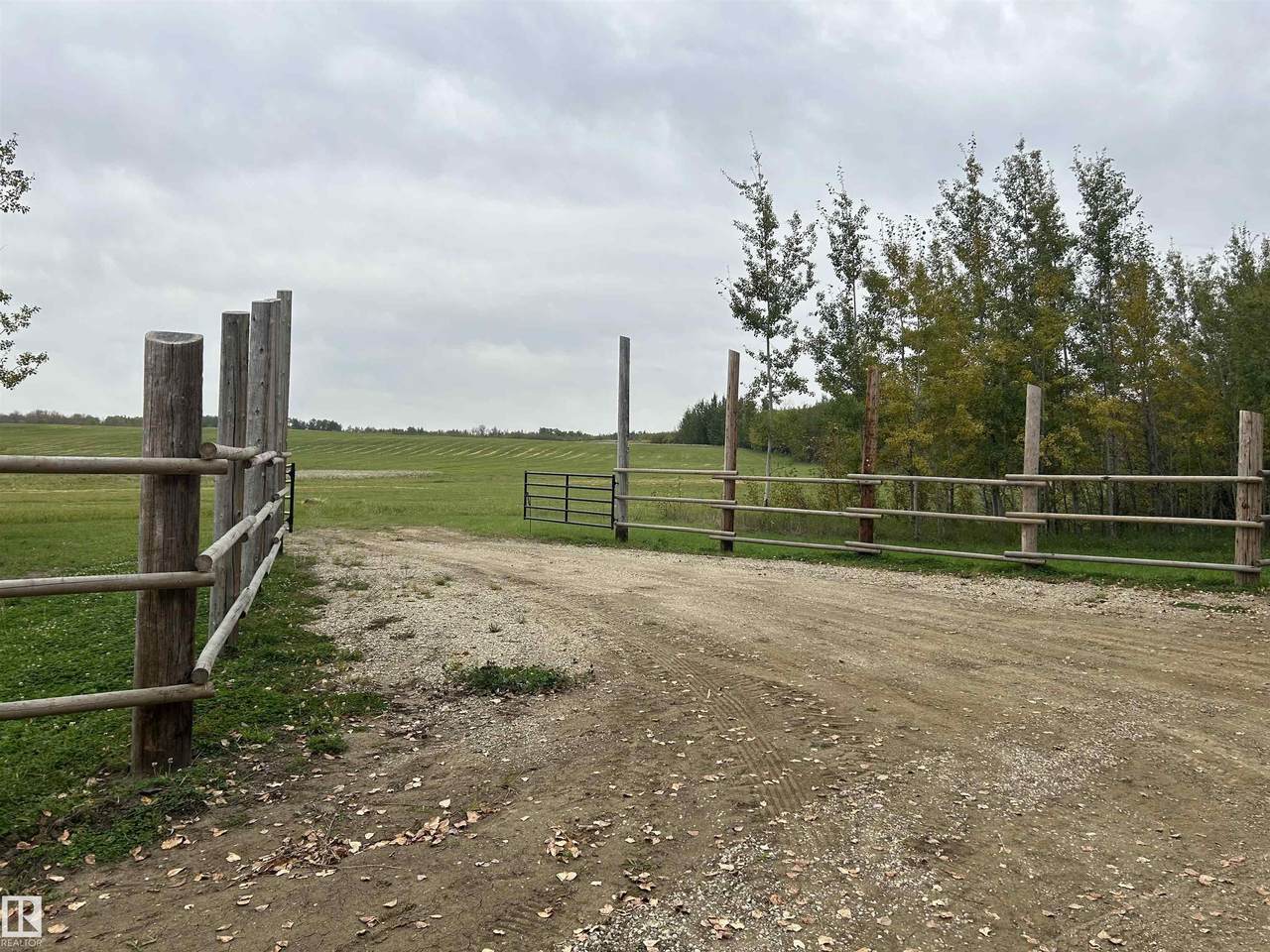 RR 20 Twp 544 - Photo 1