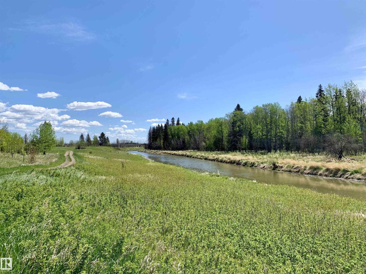 https://bt-photos.global.ssl.fastly.net/alberta/1280_boomver_1_E4510776-2.jpg