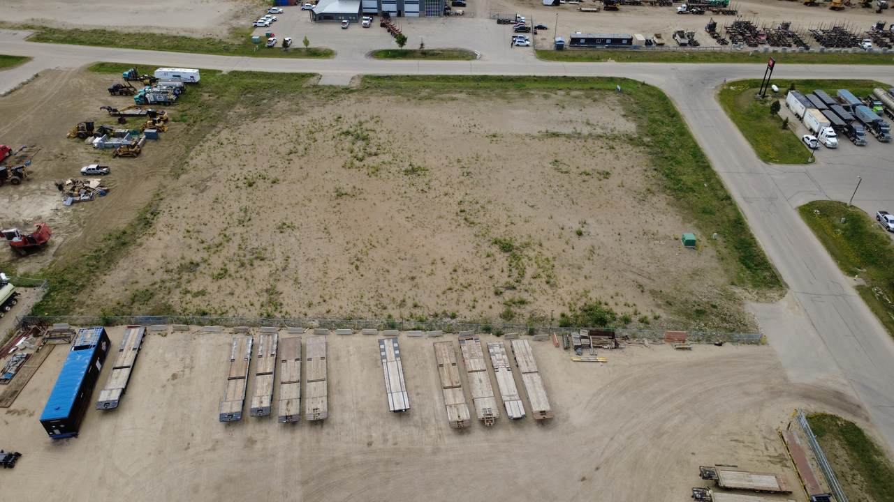 3699 30 St - Photo 1