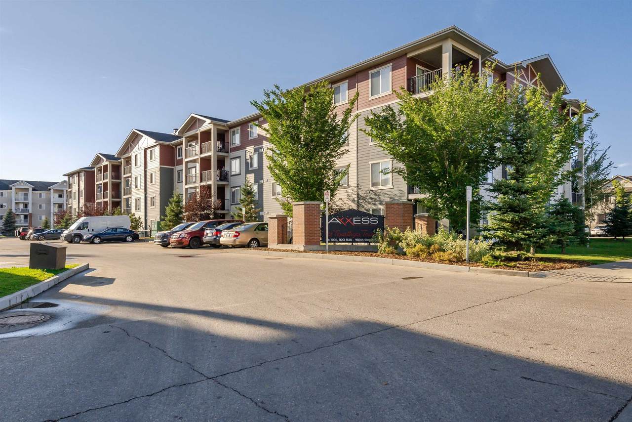 307 920 156 Street - Photo 1