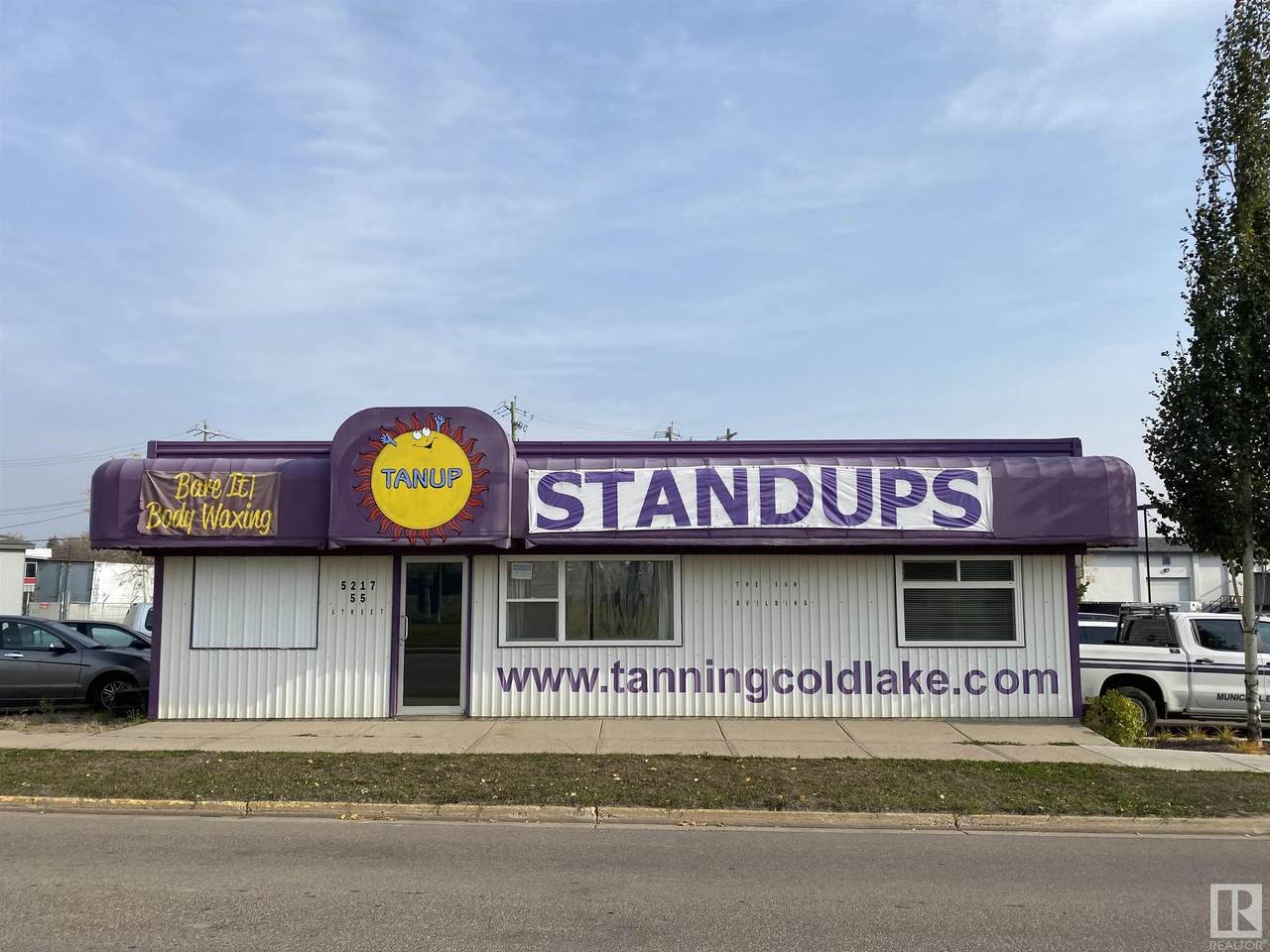 5217 55 ST - Photo 1