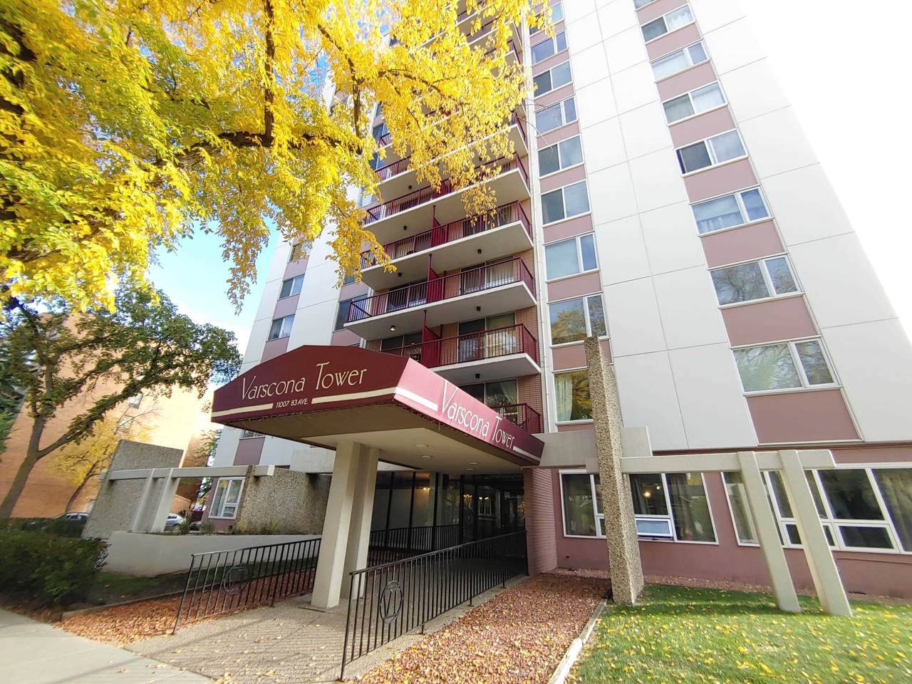 206 11007 83 Avenue - Photo 1