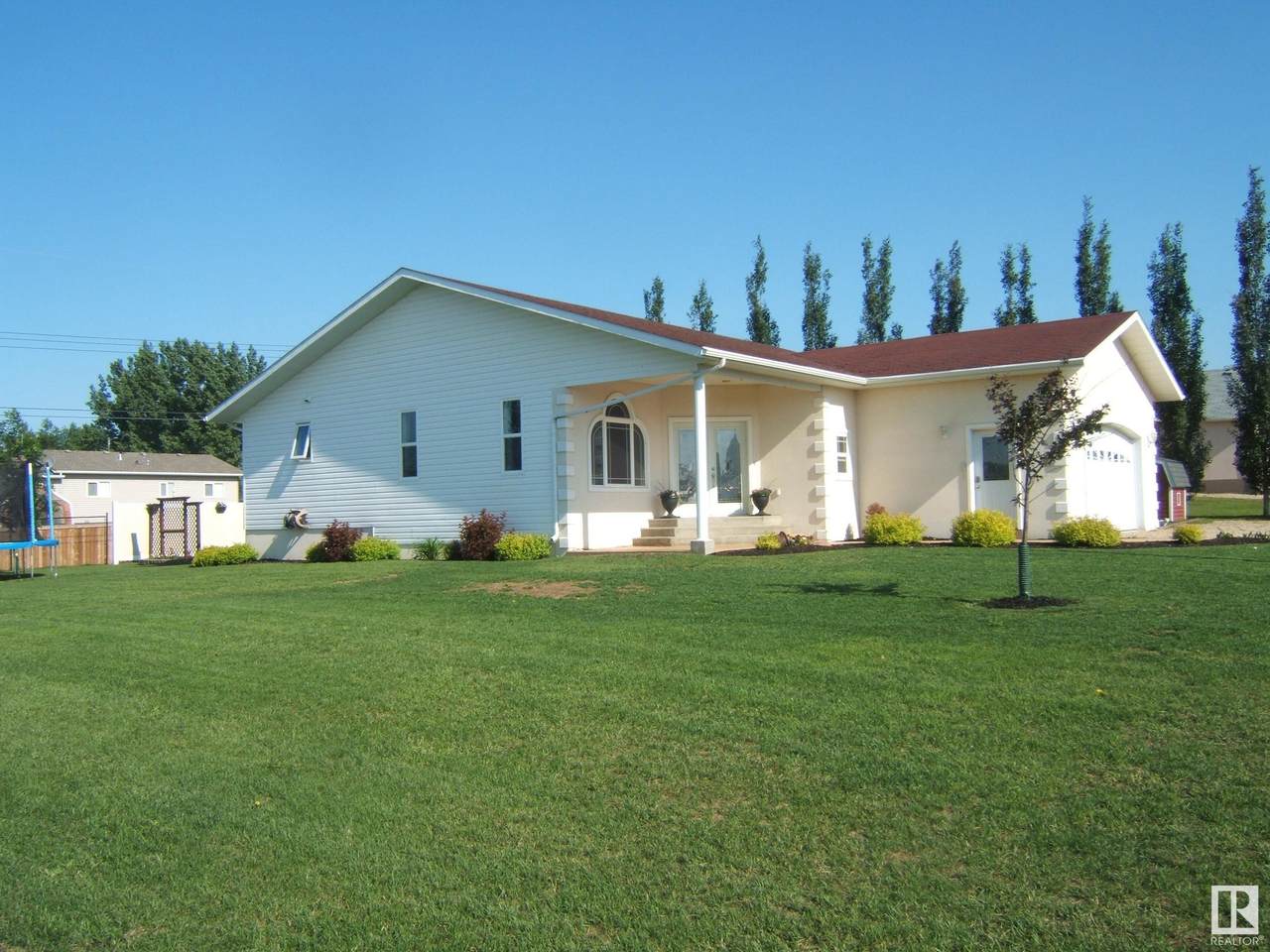 5103 53 Street - Photo 1