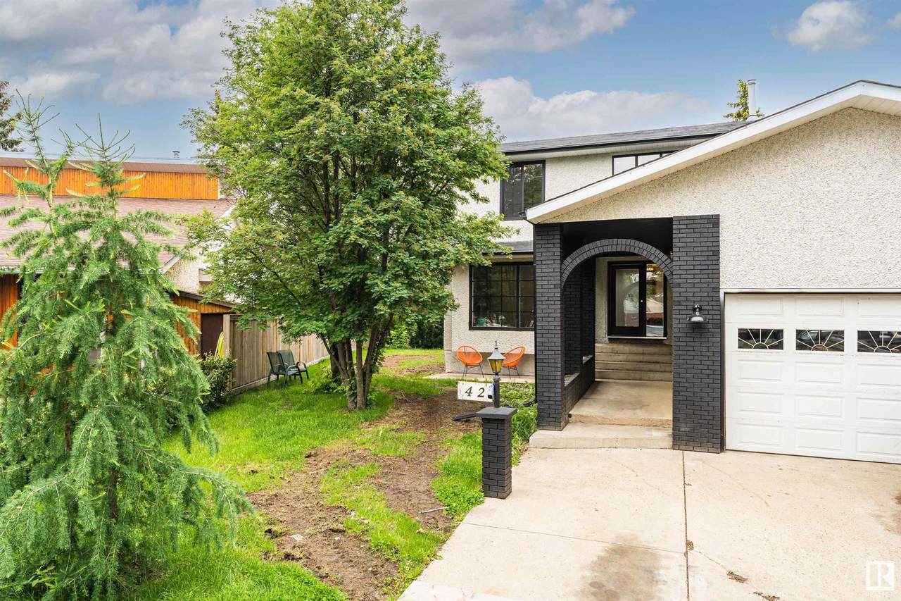 42 Pineridge Crescent - Photo 1