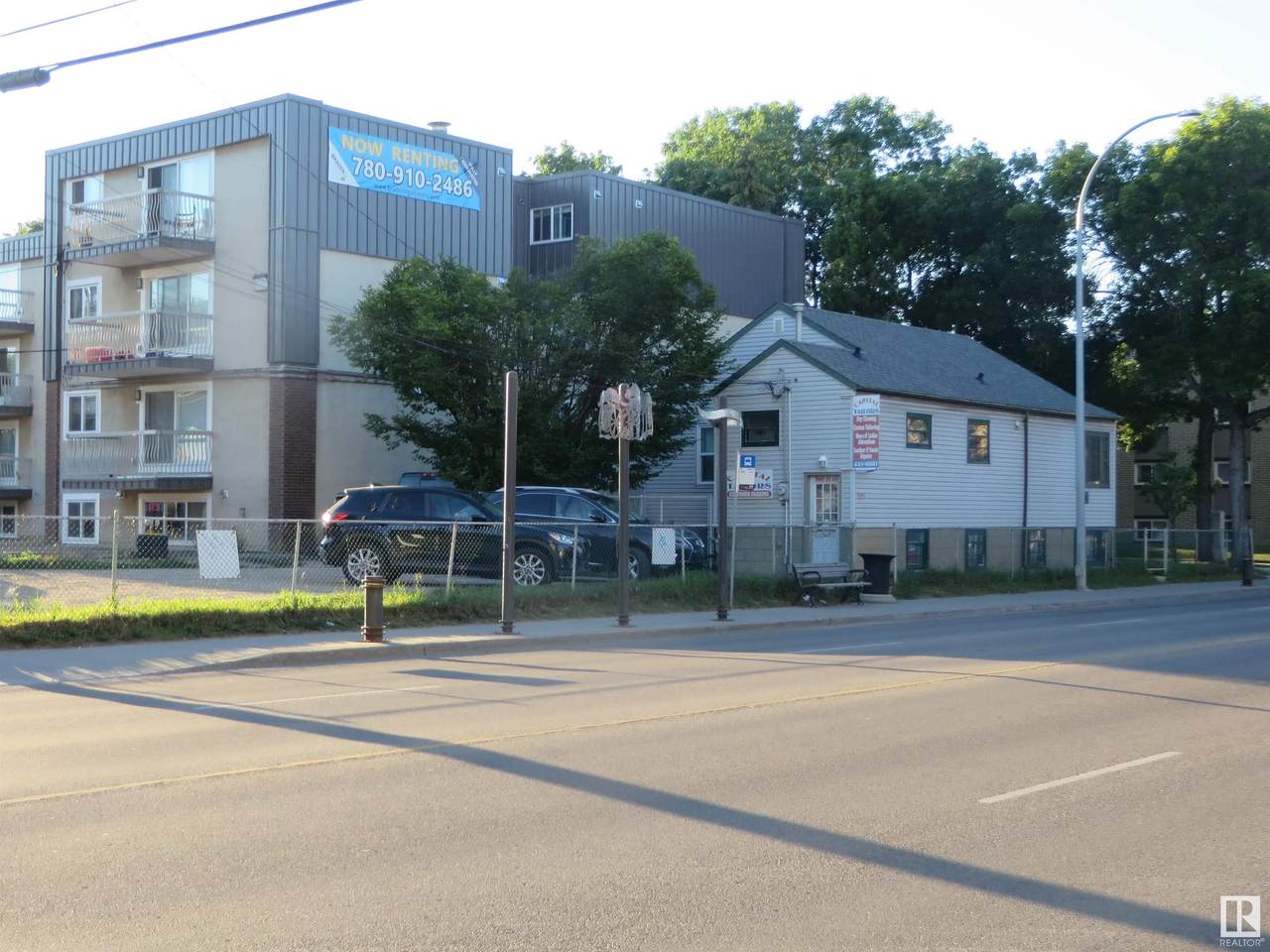 9901 85 AV - Photo 1