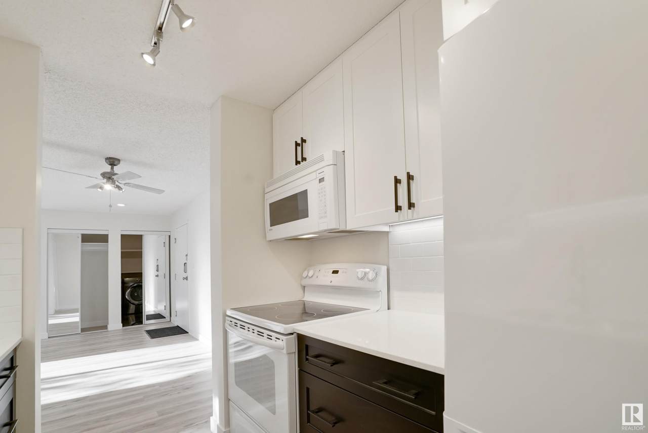 231 2520 50 Street - Photo 1