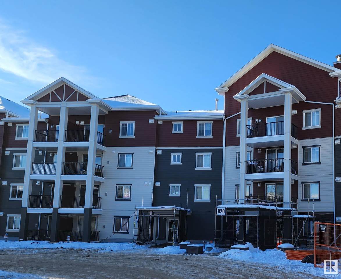 217 920 156 Street - Photo 1