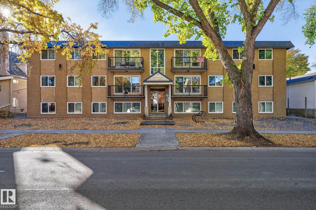 10621 79 Avenue - Photo 1