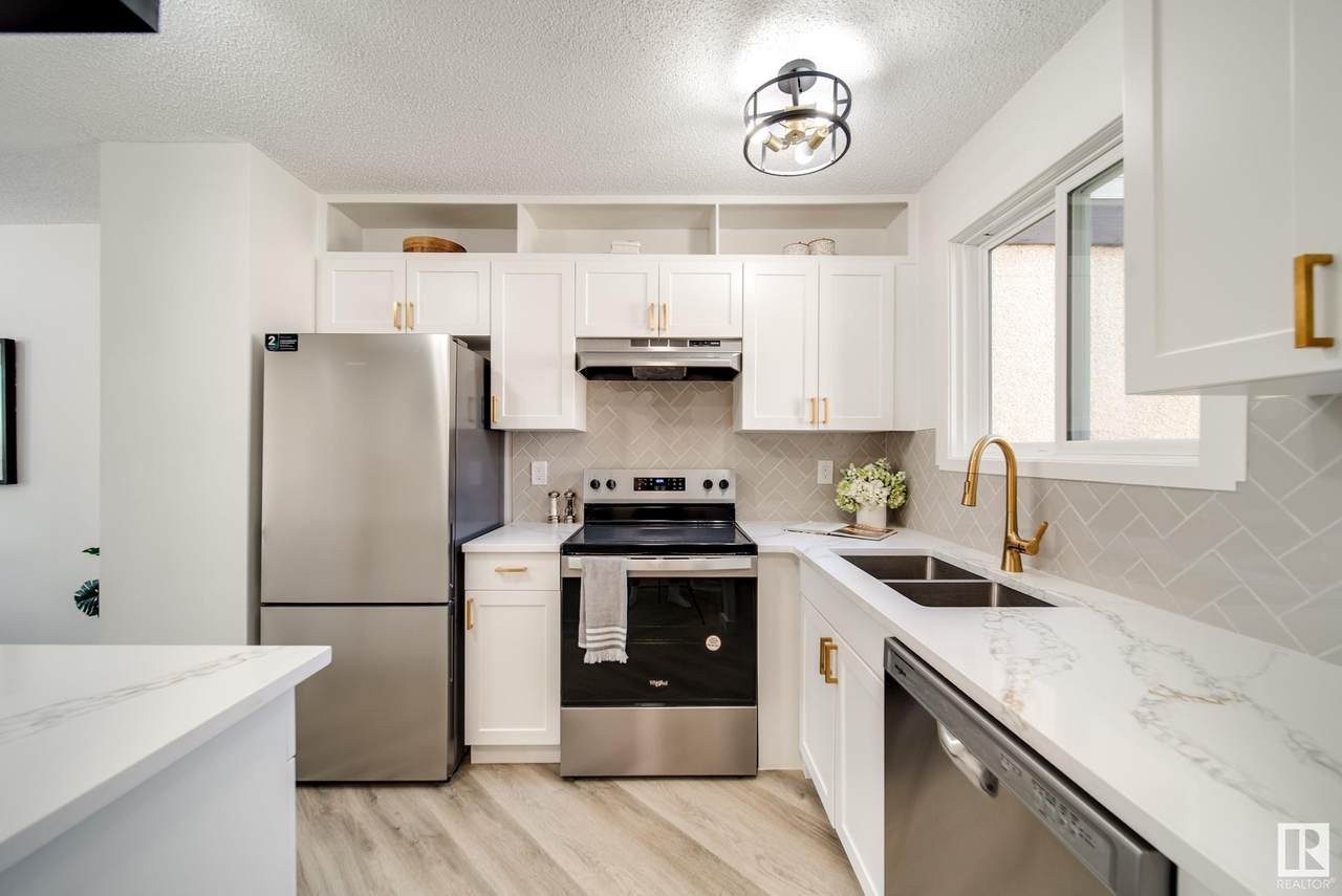 14245 23 Street - Photo 1