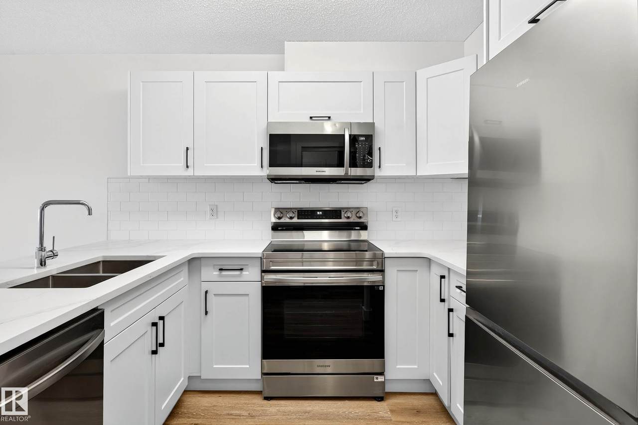 17404 64 Avenue - Photo 1